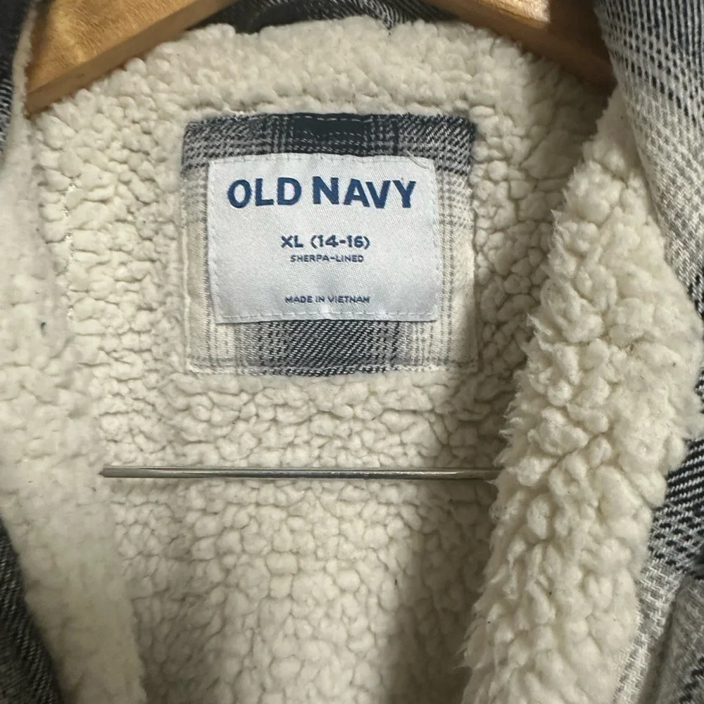 Old Navy Checkered Flannel Sherpa Lines Jacket Size XL boys